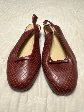 Trotters Wine Diamond-Pattern Slingback Flats with Toe Bow (Preowned) (Size 9ww)